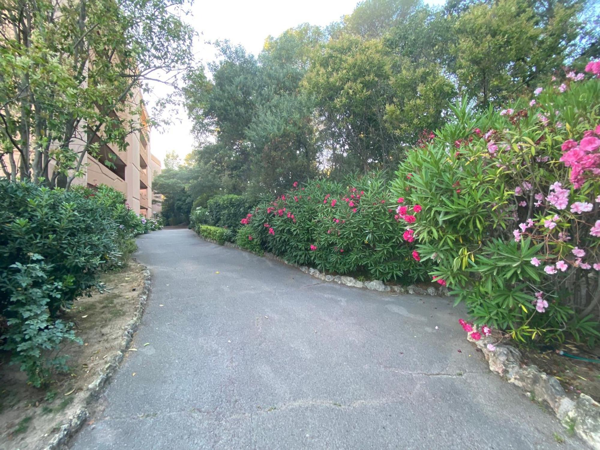 Appartement Face Mer Et Port Santa Lucia Climatise Et Wifi Сен-Рафаэль Экстерьер фото
