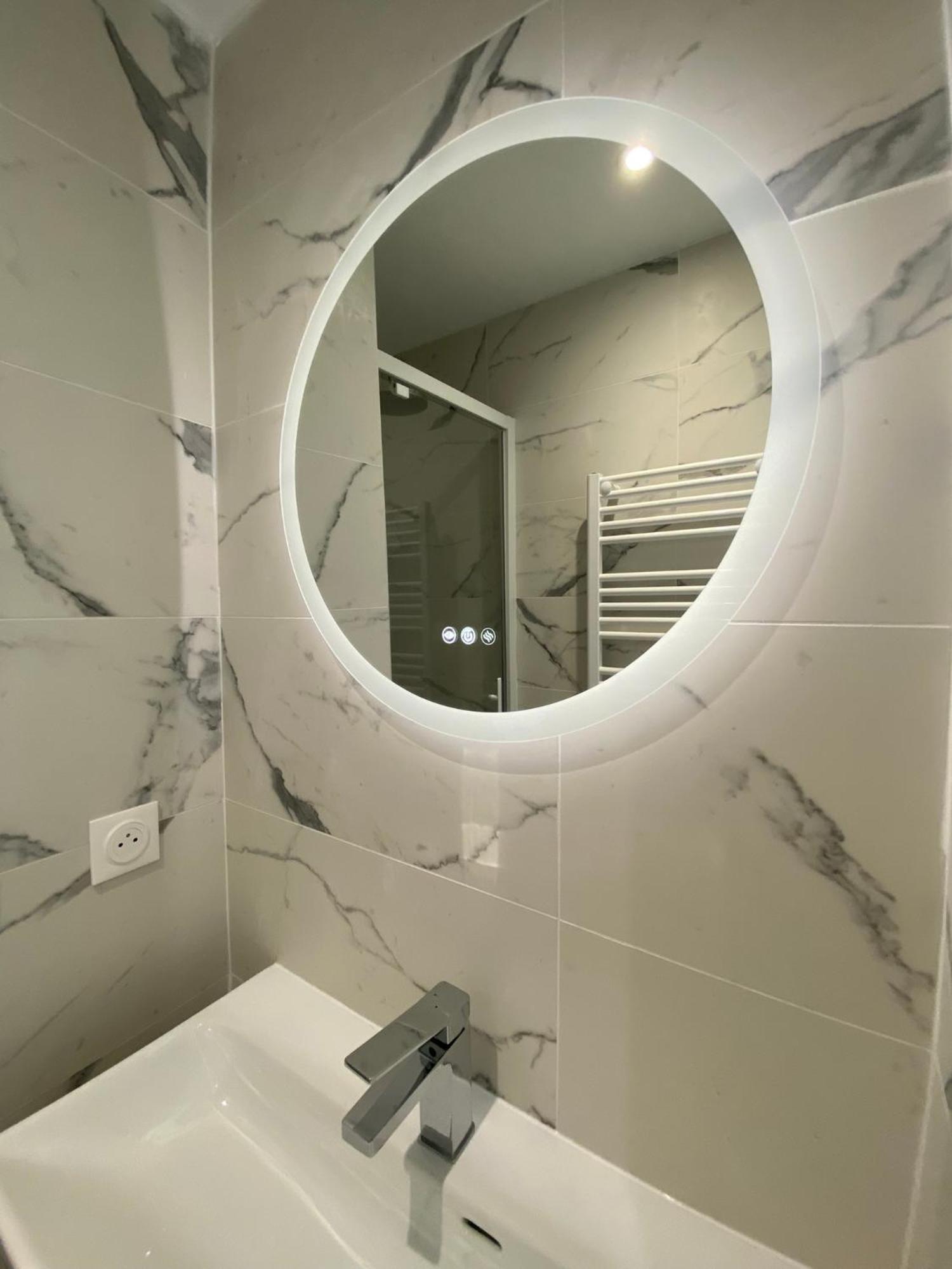 Appartement Face Mer Et Port Santa Lucia Climatise Et Wifi Сен-Рафаэль Экстерьер фото