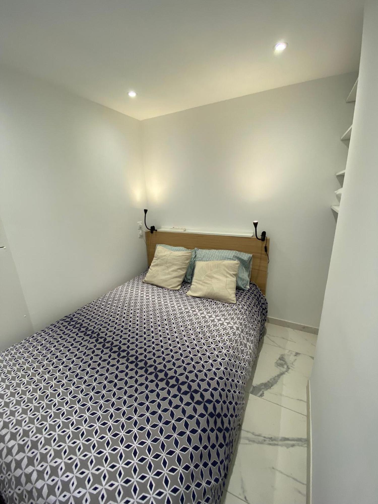 Appartement Face Mer Et Port Santa Lucia Climatise Et Wifi Сен-Рафаэль Экстерьер фото